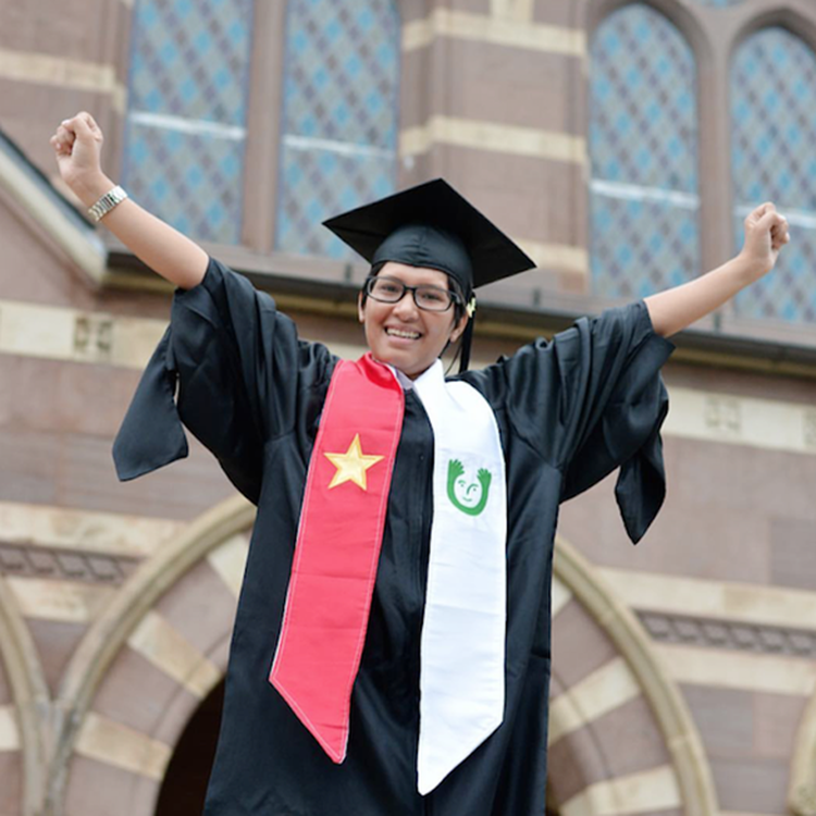 Deaf Vietnamese student known as ‘super star’ at US university