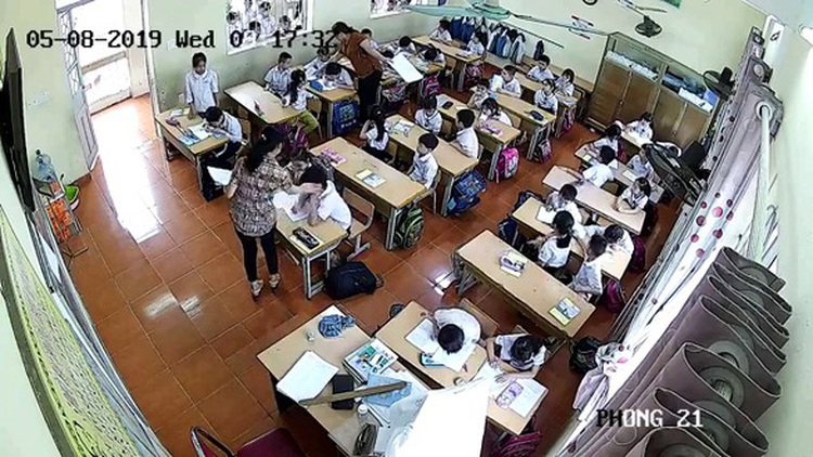 Vietnamese teacher handed 6-month suspension for beating second graders