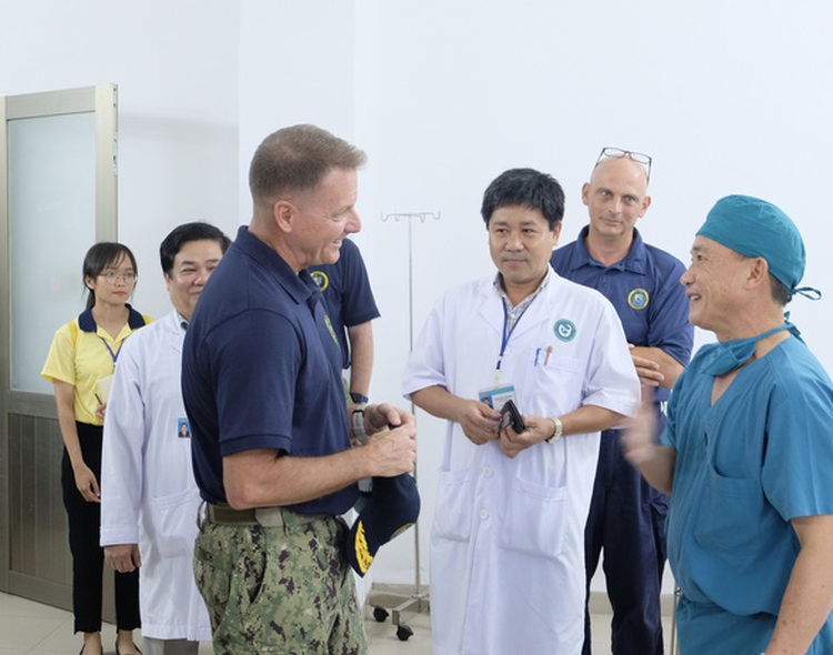 Breakfast @ Tuoi Tre News – May 17