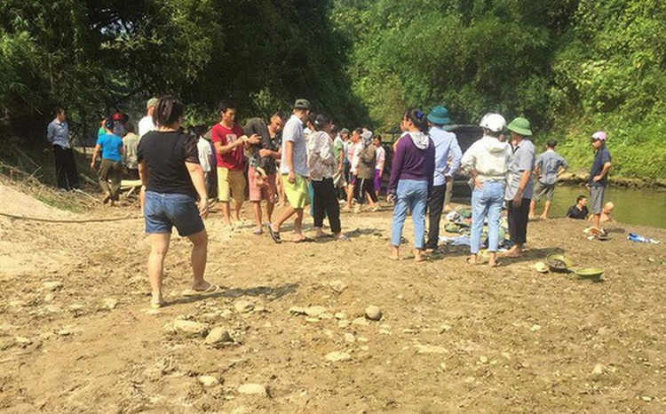 Four middle school girls drown while bathing along stream in northern Vietnam