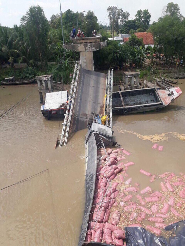 Toll bridge collapse sends truck into water in Vietnam’s Mekong Delta