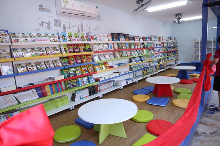 Container library opens in mountainous region of Vietnam