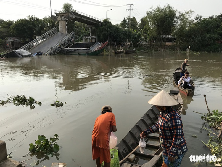 Vietnam province repairs collapsed bridge in 6 days