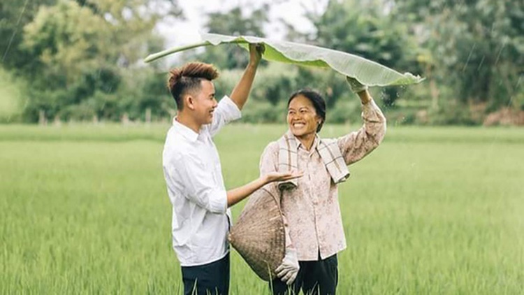 In Vietnam, son creates YouTube channel to honor mom, her dishes