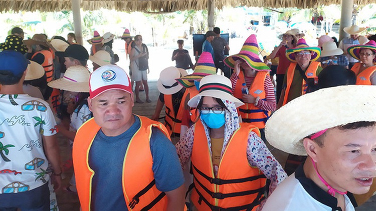 Vietnam’s emerging beach destination loses charm over poor sevices