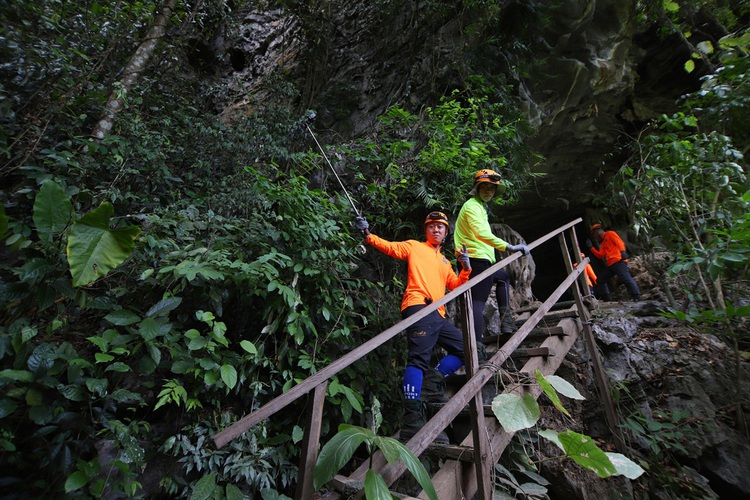 Six vloggers explore Vietnam for YouTube travel series