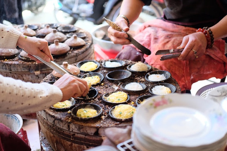 Your Da Lat trip is incomplete without enjoying breakfast with banh can