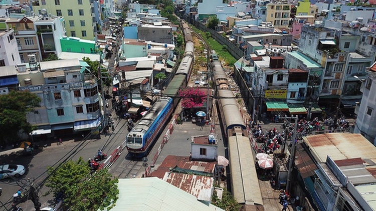 Vietnam could halve cost of north-south high-speed rail by reducing train speed: ministry
