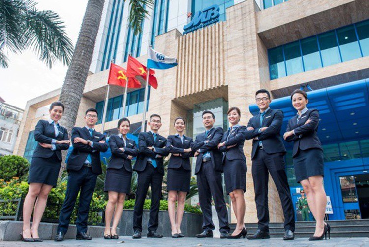Vietnam's MBBank to sell 7.5% stake to foreign investors this year: CEO