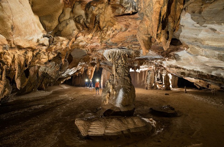 Vietnam's Thien Duong Cave wins Asia record for unique stalactites, stalagmites