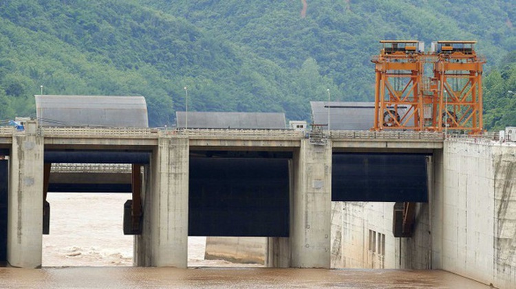 Vietnam braces for severe impact of Mekong River’s record low water levels
