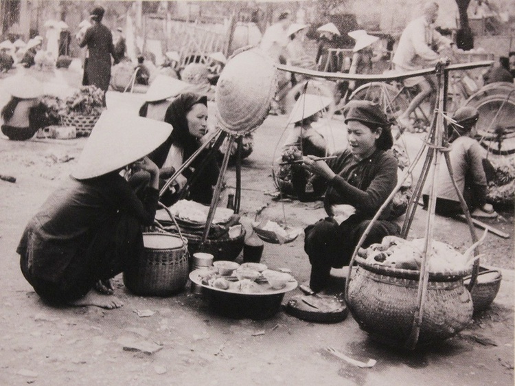 Exhibition relives early-20th-century Hanoi streets with peddlers and their cries