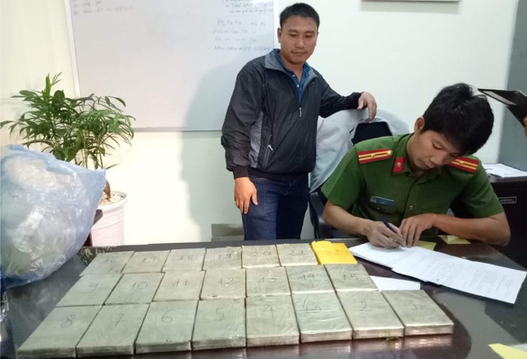 Vietnamese woman gets death penalty for smuggling 22 bricks of heroin