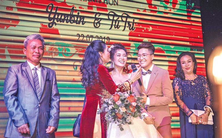 Young couple inspire Vietnamese LGBT community with their marriage