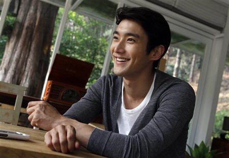Super Junior member, UNICEF join hands to stop bullying in Vietnam