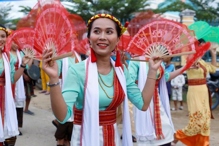 In Vietnam, men parade but women rule at a festival called 'Kate'