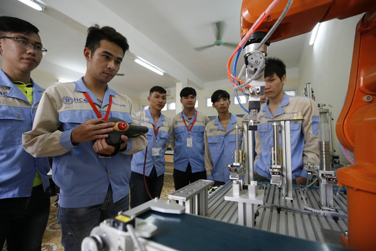 SAP, UNICEF partner to give young people in Vietnam job skills training