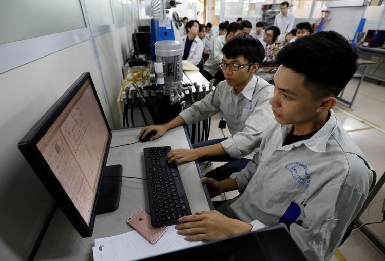 Choke point: Vietnam skilled labor squeezed by Sino-U.S. trade war