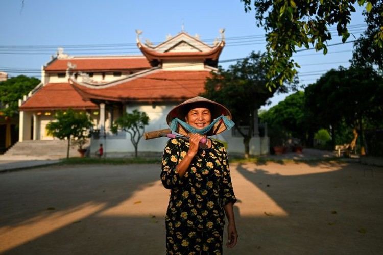 Hoop troupe: Croquet an unlikely hit for Vietnam retirees