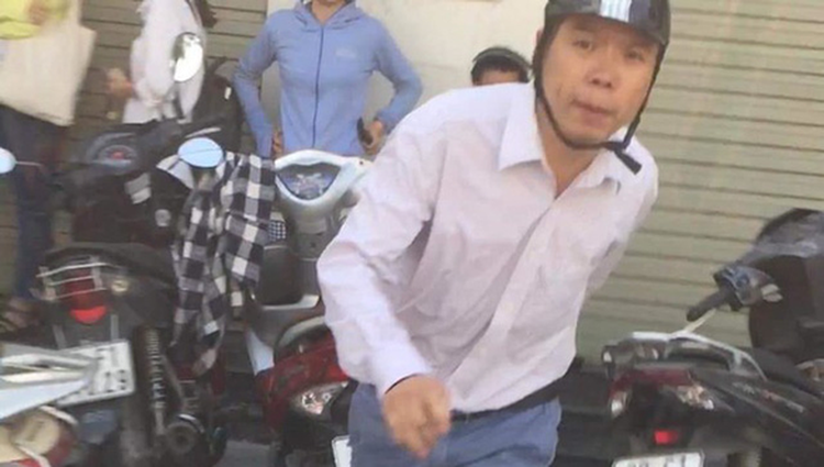 Hanoi man fined for slapping woman who told him to stand in line