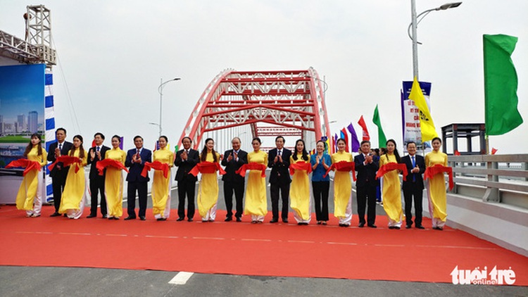 Bridge ‘inspired by seabird’s wings’ inaugurated in Vietnam's Hai Phong