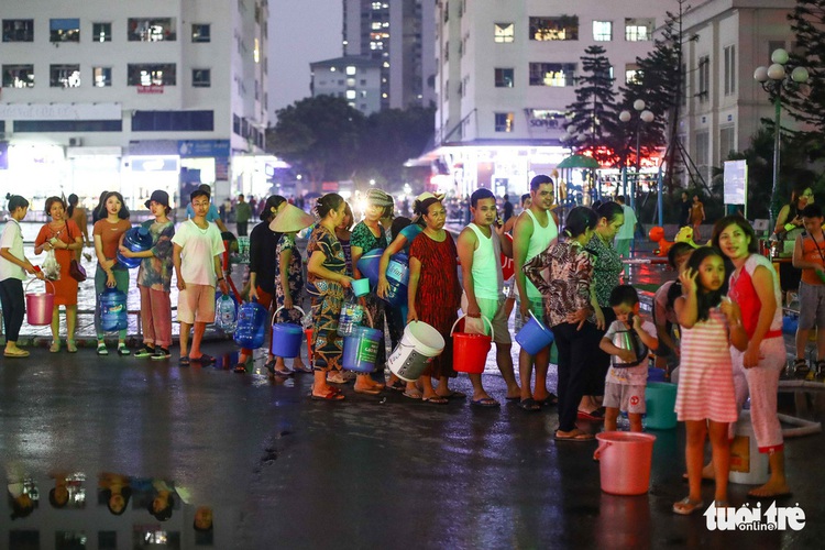 Water scarcity plagues Hanoi residents after polluted tap water episode