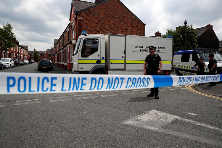 British police find 39 bodies in a truck container