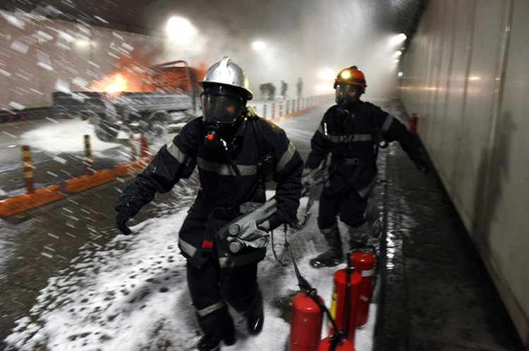 Annual fire drill held at Saigon River Tunnel