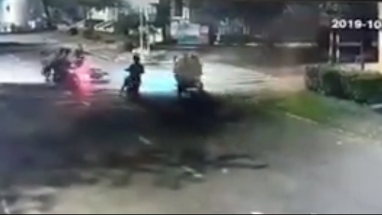 Police hunt for suspects in motorbike robbery in Ho Chi Minh City