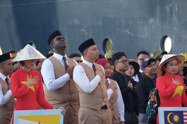 SSEAYP 2019 leader plays piano to bid Ho Chi Minh City farewell