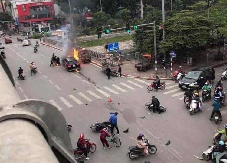 Female driver blames high heels for fatal crash in Hanoi