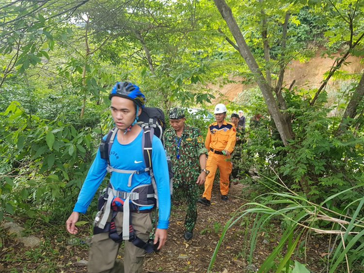 Da Nang authorities search for missing Canadian man after suicide note found