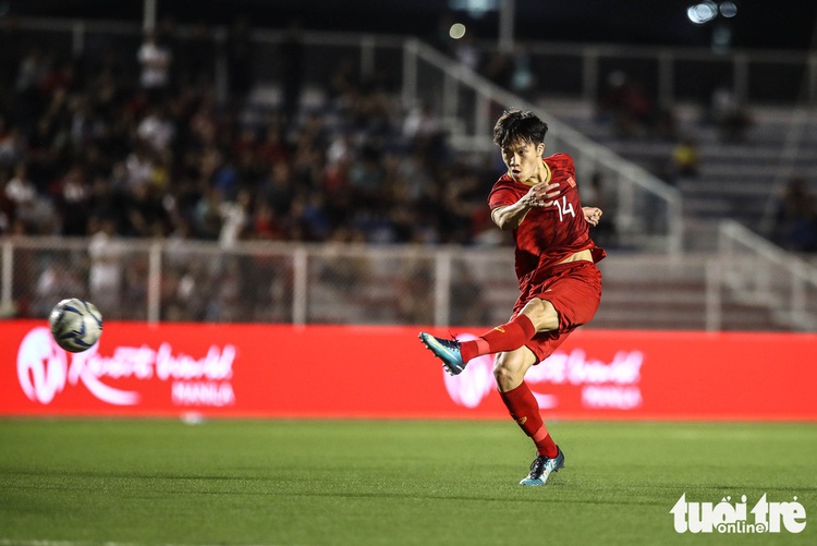 Vietnam’s Nguyen Hoang Duc mirrors Angel Di Maria to score winner against Indonesia