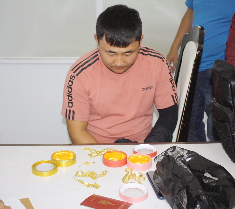 Mongolian men captured for stealing tourists’ credit cards in Da Nang