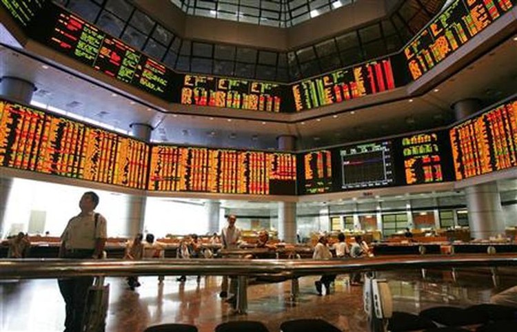 SE Asia Stocks-Philippines leads declines as most markets fall on trade war fears