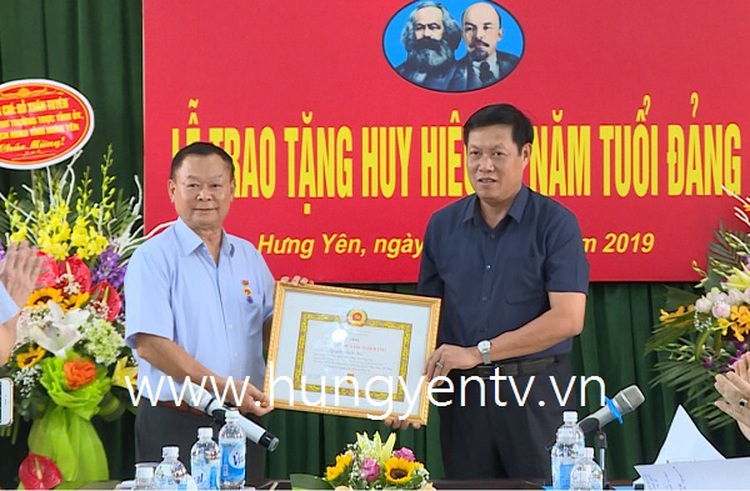 Vietnam PM appoints new deputy health minister, as minister seat remains vacant