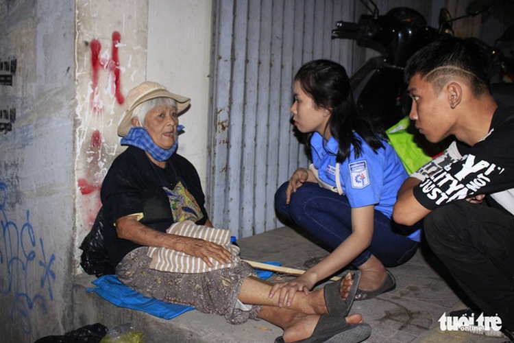 Warm-hearted groups bring Christmas to the impoverished in Ho Chi Minh City