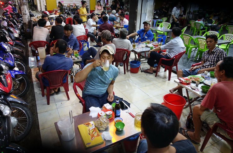 In photos: Saigon beer parlors struggle under new drunk driving law