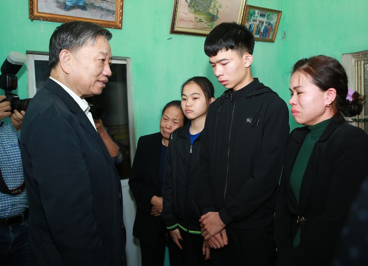 Vietnam awards honorary merits, titles to officers killed in Hanoi disturbance