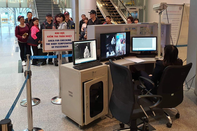 Vietnam isolates 12, including 7 Chinese, with fevers in Da Nang
