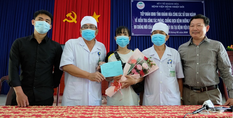 Vietnamese hotel receptionist recovers from new coronavirus infection