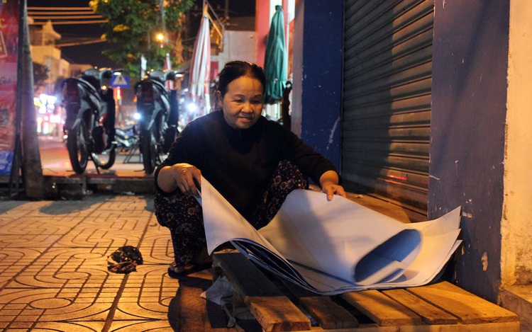 Vietnamese scrap collector doubles as caring ‘grandma’ to 3 orphans
