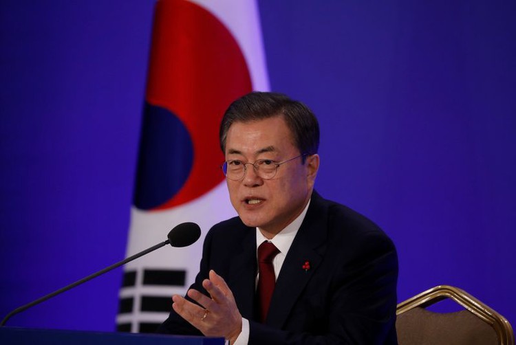 South Korea raises disease alert to top level as virus cases soar
