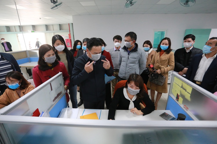 Vietnam to stop granting new work permits to foreigners from COVID-19-hit areas: media