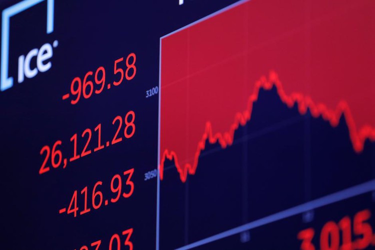 Wall Street drops over 3pct on virus fears, travel shares slammed