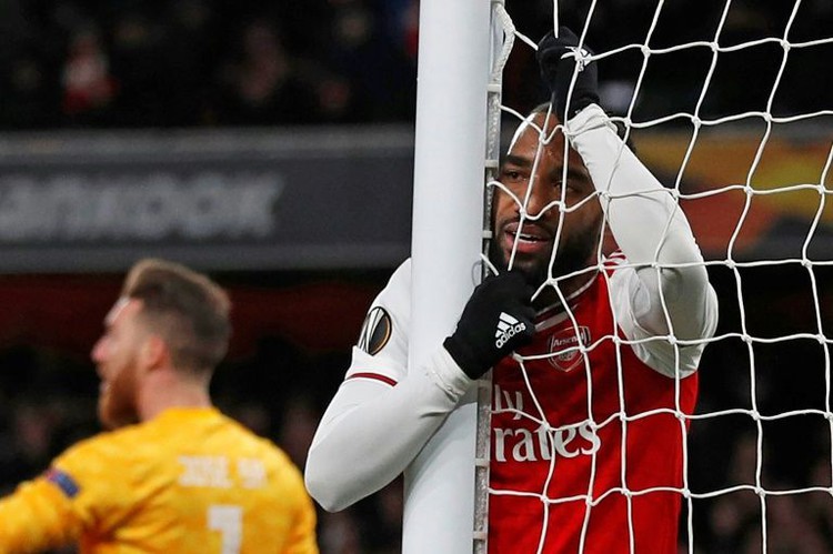 Premier League suffers first postponement as Arsenal players quarantined