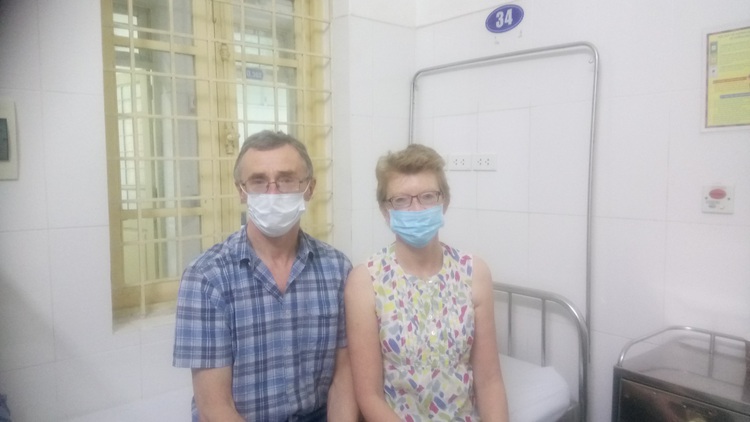 British couple praises quarantine condition at Hanoi hospital in thank-you letter