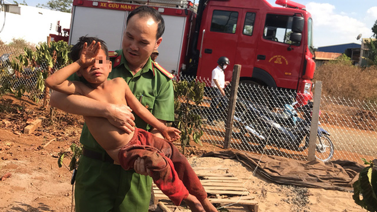 Police rescue boy trapped inside utility pole in Vietnam