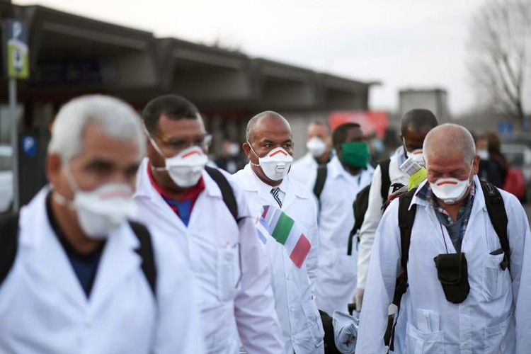 Italy bans internal travel as a further 651 die from coronavirus