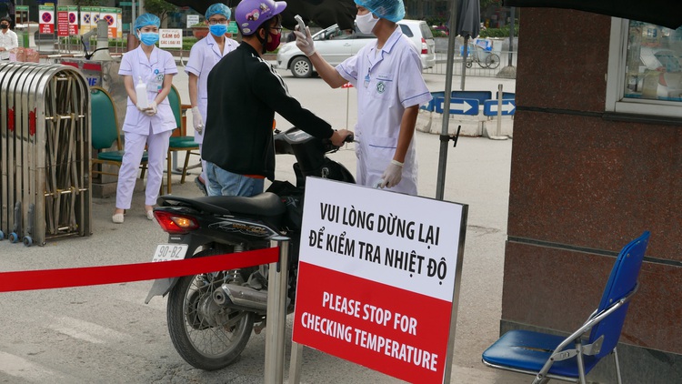 Thousands to be tested for COVID-19 after cases confirmed at major Hanoi hospital